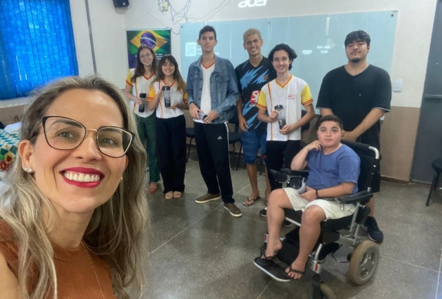 Professora cria cartilha de acessibilidade no Enem para alunos com TDAH