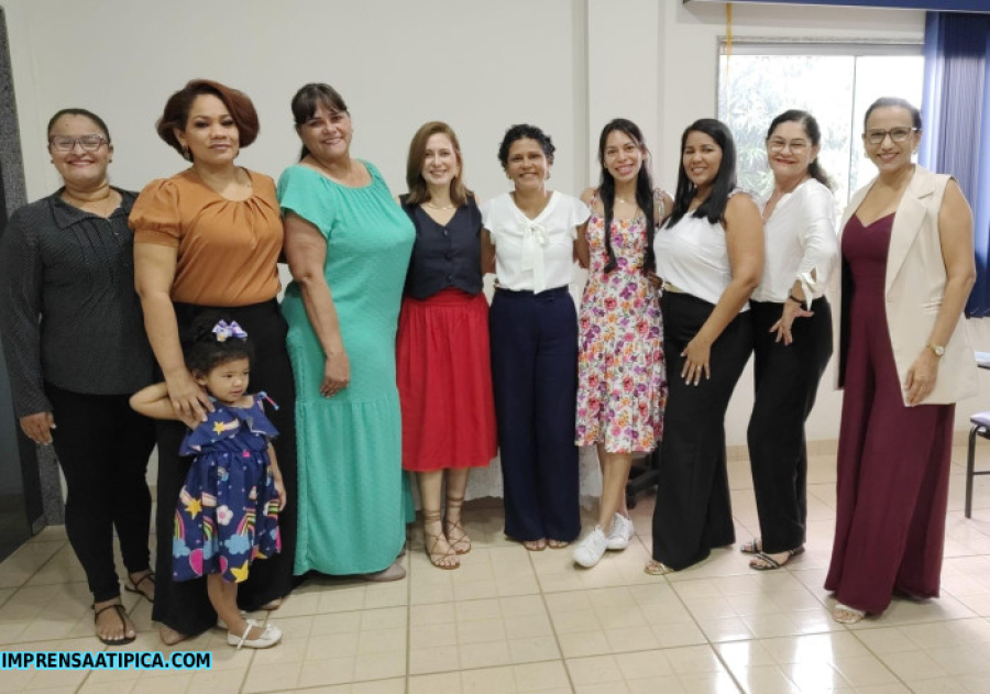 Câmara de Porto Velho recebe exposição e homenageia Associação das Mães Atípicas Empreendedoras