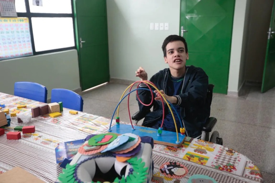 MEC cria rede nacional para combater capacitismo nas escolas com protagonismo de pessoas com deficiência